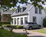 2023 MINI Cooper S 5-door Multitone Edition Rear Three-Quarter Wallpapers 150x120 (5)