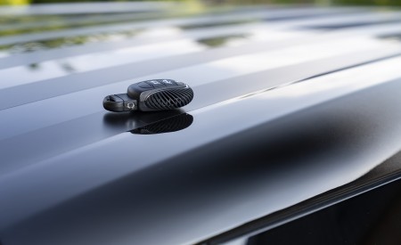 2023 MINI Cooper S Clubman Multitone Edition Key Fob Wallpapers 450x275 (52)