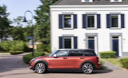 2023 MINI Cooper S Clubman Multitone Edition Side Wallpapers 450x275 (12)