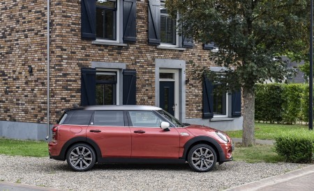 2023 MINI Cooper S Clubman Multitone Edition Side Wallpapers 450x275 (6)