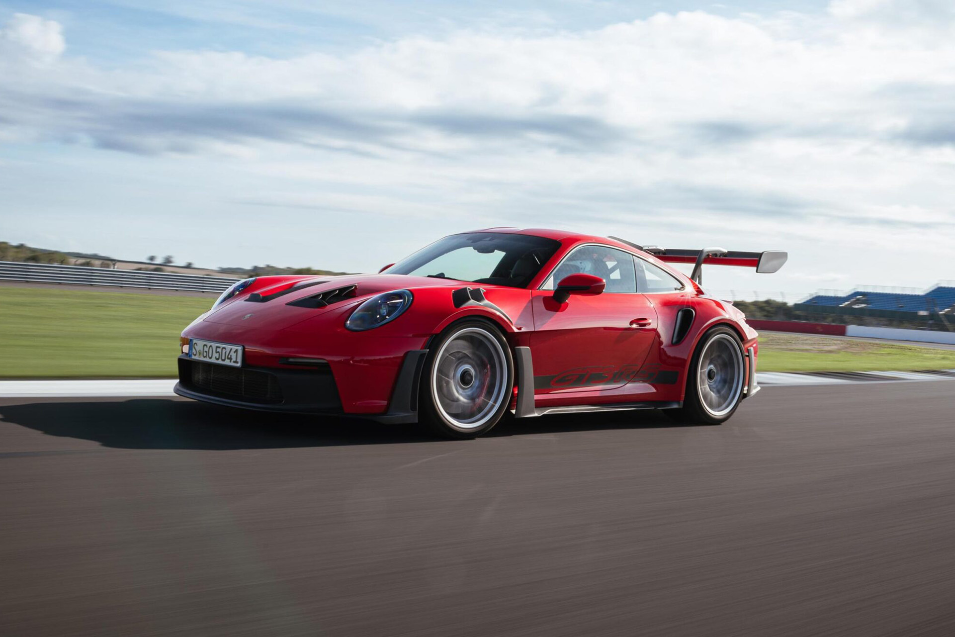 2023 Porsche 911 GT3 RS (Color: Guards Red) Front Three-Quarter Wallpapers (12)
