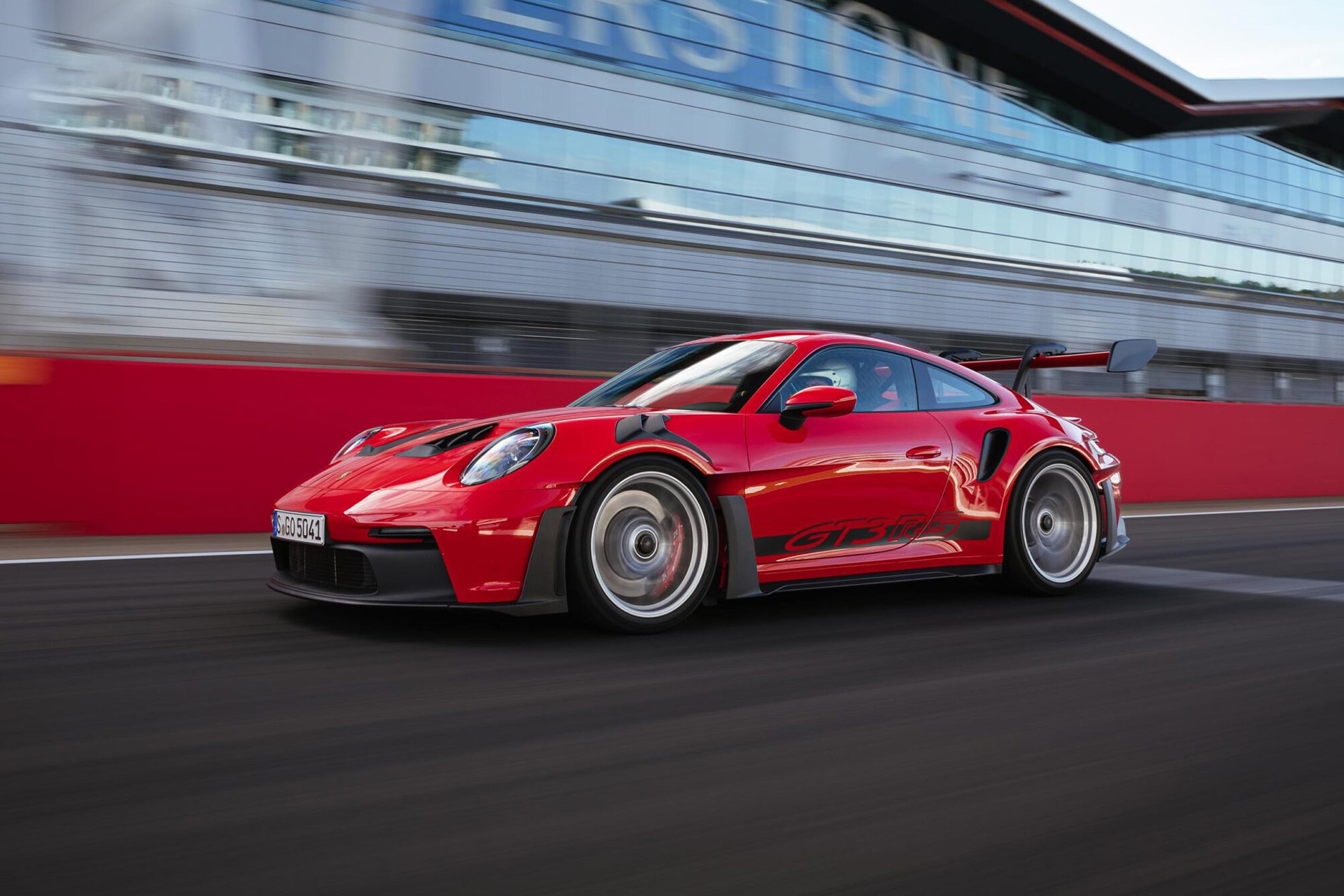 2023 Porsche 911 GT3 RS (Color: Guards Red) Front Three-Quarter Wallpapers (7)