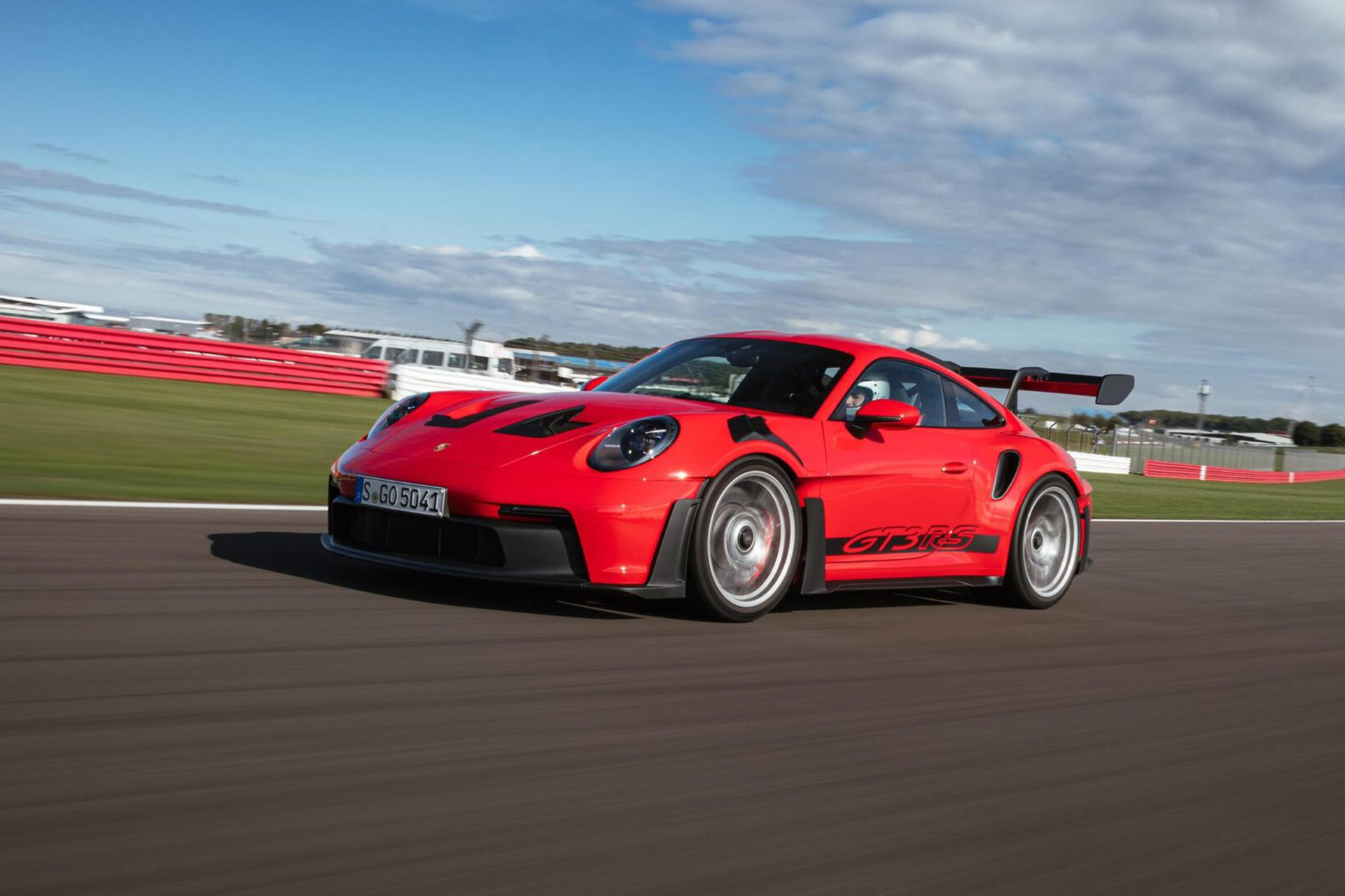 2023 Porsche 911 GT3 RS (Color: Guards Red) Front Three-Quarter Wallpapers (8)