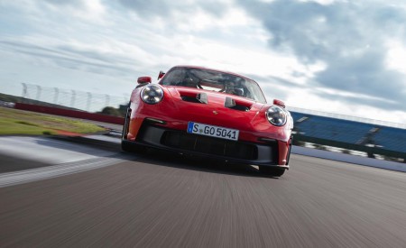 2023 Porsche 911 GT3 RS (Color: Guards Red) Front Wallpapers 450x275 (3)