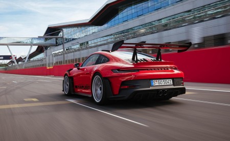 2023 Porsche 911 GT3 RS (Color: Guards Red) Rear Three-Quarter Wallpapers 450x275 (15)