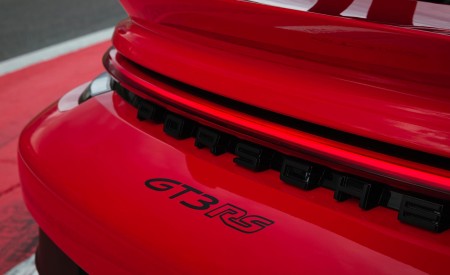 2023 Porsche 911 GT3 RS (Color: Guards Red) Tail Light Wallpapers 450x275 (37)