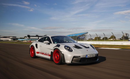 2023 Porsche 911 GT3 RS (Color: Ice Grey Metallic) Front Three-Quarter Wallpapers 450x275 (57)