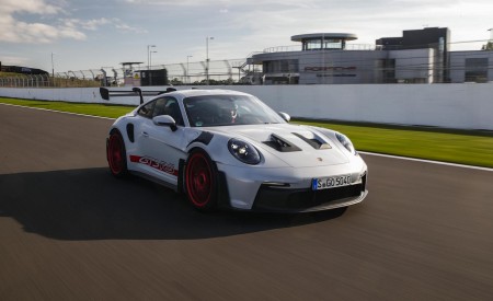 2023 Porsche 911 GT3 RS (Color: Ice Grey Metallic) Front Three-Quarter Wallpapers 450x275 (59)