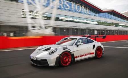 2023 Porsche 911 GT3 RS (Color: Ice Grey Metallic) Front Three-Quarter Wallpapers 450x275 (47)