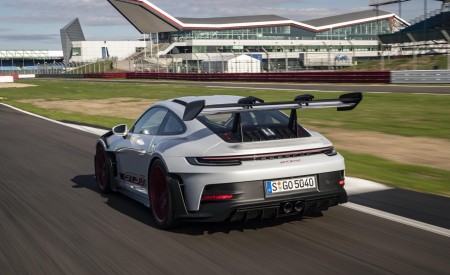 2023 Porsche 911 GT3 RS (Color: Ice Grey Metallic) Rear Three-Quarter Wallpapers 450x275 (52)