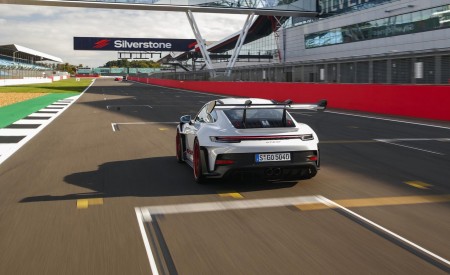 2023 Porsche 911 GT3 RS (Color: Ice Grey Metallic) Rear Wallpapers 450x275 (55)