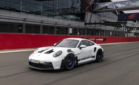 2023 Porsche 911 GT3 RS (Color: White) Front Three-Quarter Wallpapers 450x275 (95)