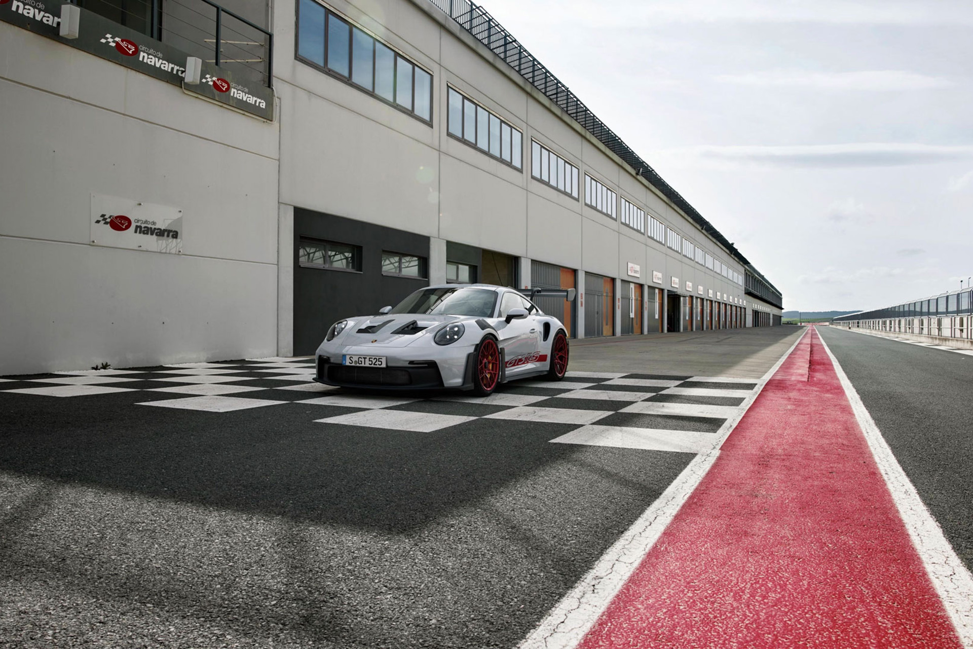 2023 Porsche 911 GT3 RS Front Three-Quarter Wallpapers (7)