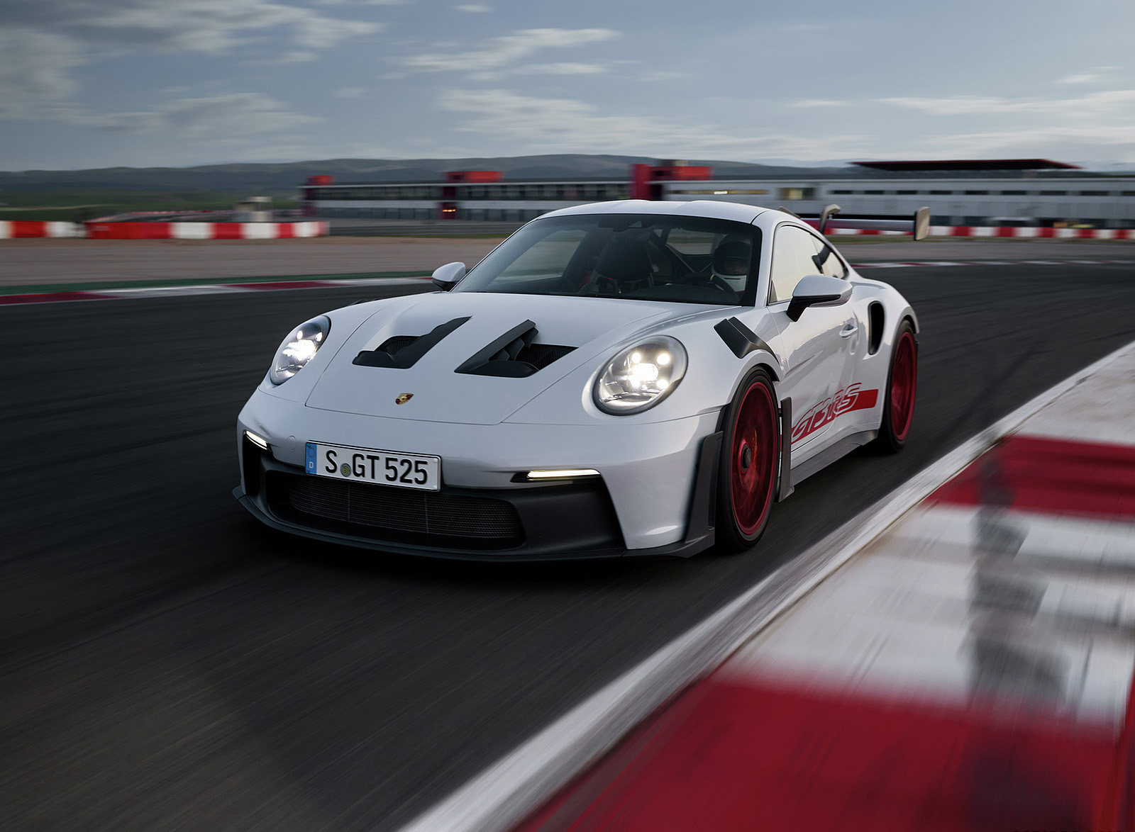 2023 Porsche 911 GT3 RS Front Three-Quarter Wallpapers (1)