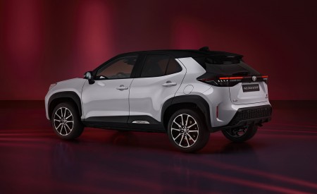 2023 Toyota Yaris Cross GR SPORT Rear Three-Quarter Wallpapers 450x275 (4)