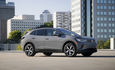 2023 Volkswagen ID.4 AWD Pros S Plus Front Three-Quarter Wallpapers 450x275 (13)