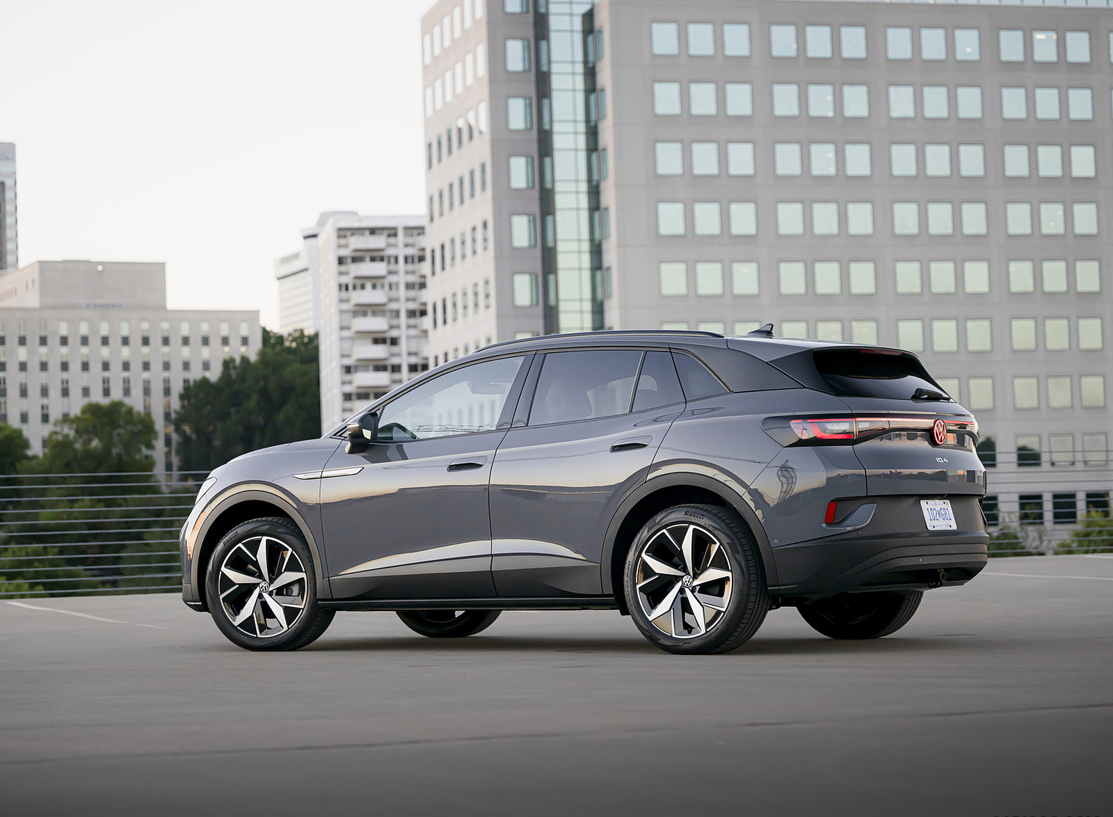 2023 Volkswagen ID.4 AWD Pros S Plus Rear Three-Quarter Wallpapers  (14)