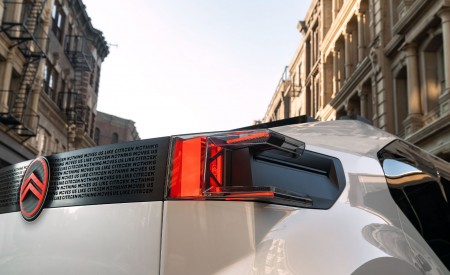2022 Citroën Oli Concept Tail Light Wallpapers 450x275 (41)