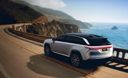 2022 Jeep Wagoneer S Concept Rear Three-Quarter Wallpapers 450x275 (2)