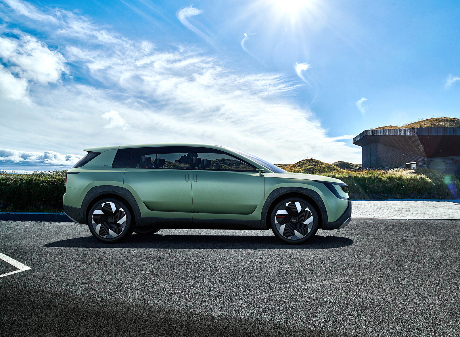 2022 Škoda Vision 7S Concept Side Wallpapers (8)