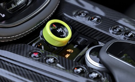 2023 Aston Martin DBX707 (Color: Q 2022 F1 Green) Central Console Wallpapers 450x275 (133)