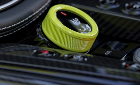 2023 Aston Martin DBX707 (Color: Q 2022 F1 Green) Central Console Wallpapers 450x275 (135)