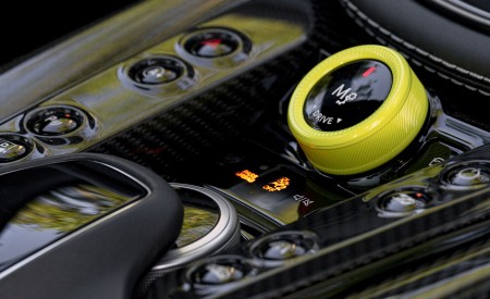 2023 Aston Martin DBX707 (Color: Q 2022 F1 Green) Central Console Wallpapers 450x275 (136)