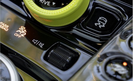 2023 Aston Martin DBX707 (Color: Q 2022 F1 Green) Central Console Wallpapers 450x275 (137)