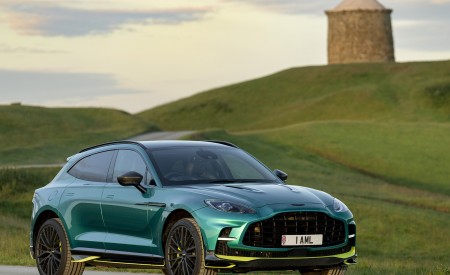2023 Aston Martin DBX707 (Color: Q 2022 F1 Green) Front Three-Quarter Wallpapers 450x275 (87)