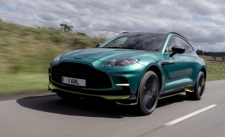 2023 Aston Martin DBX707 (Color: Q 2022 F1 Green) Front Three-Quarter Wallpapers 450x275 (39)