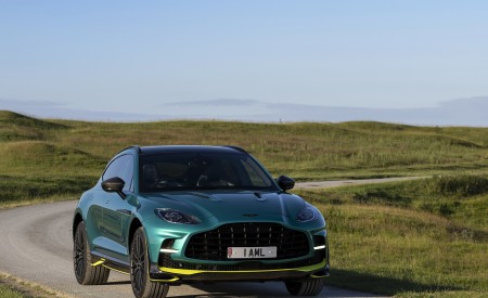 2023 Aston Martin DBX707 (Color: Q 2022 F1 Green) Front Three-Quarter Wallpapers 450x275 (80)