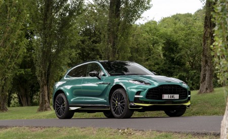 2023 Aston Martin DBX707 (Color: Q 2022 F1 Green) Front Three-Quarter Wallpapers 450x275 (61)