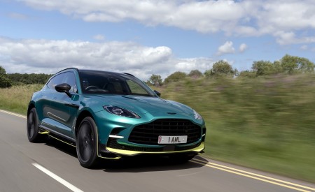 2023 Aston Martin DBX707 (Color: Q 2022 F1 Green) Front Three-Quarter Wallpapers  450x275 (41)