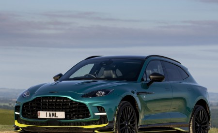 2023 Aston Martin DBX707 (Color: Q 2022 F1 Green) Front Three-Quarter Wallpapers 450x275 (90)