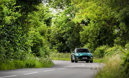 2023 Aston Martin DBX707 (Color: Q 2022 F1 Green) Front Wallpapers 450x275 (21)