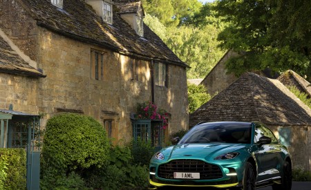 2023 Aston Martin DBX707 (Color: Q 2022 F1 Green) Front Wallpapers 450x275 (67)