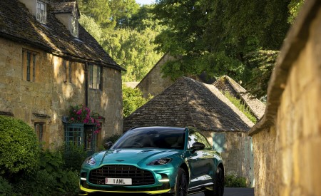 2023 Aston Martin DBX707 (Color: Q 2022 F1 Green) Front Wallpapers  450x275 (68)