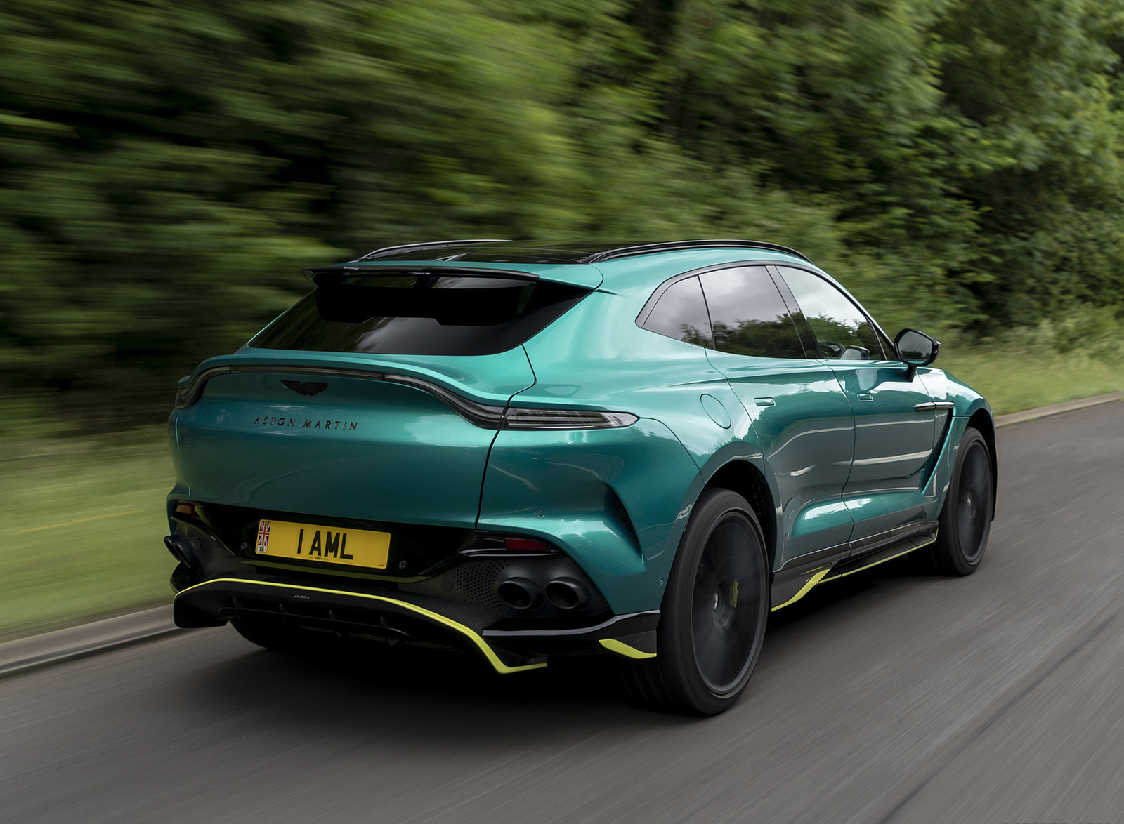 2023 Aston Martin DBX707 (Color: Q 2022 F1 Green) Rear Wallpapers (13)