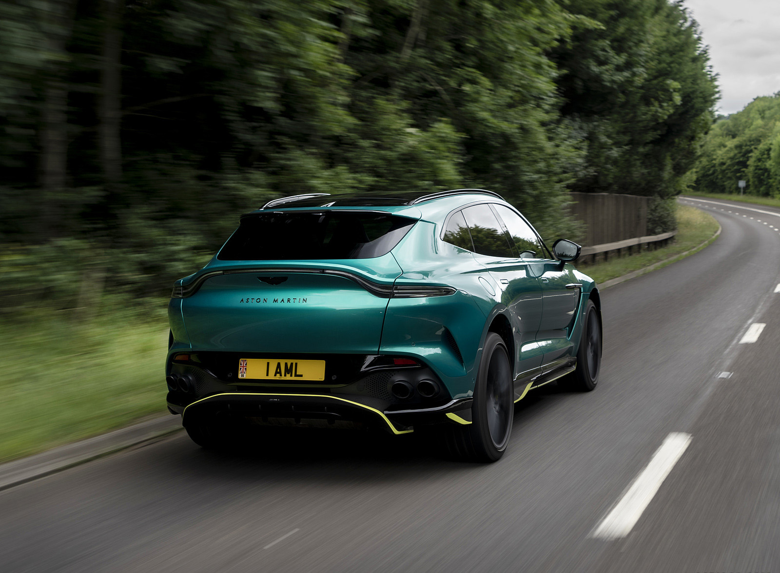 2023 Aston Martin DBX707 (Color: Q 2022 F1 Green) Rear Wallpapers (14)