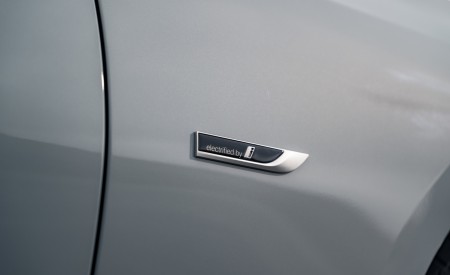 2023 BMW 330e xDrive Touring UK version Detail Wallpapers 450x275 (20)