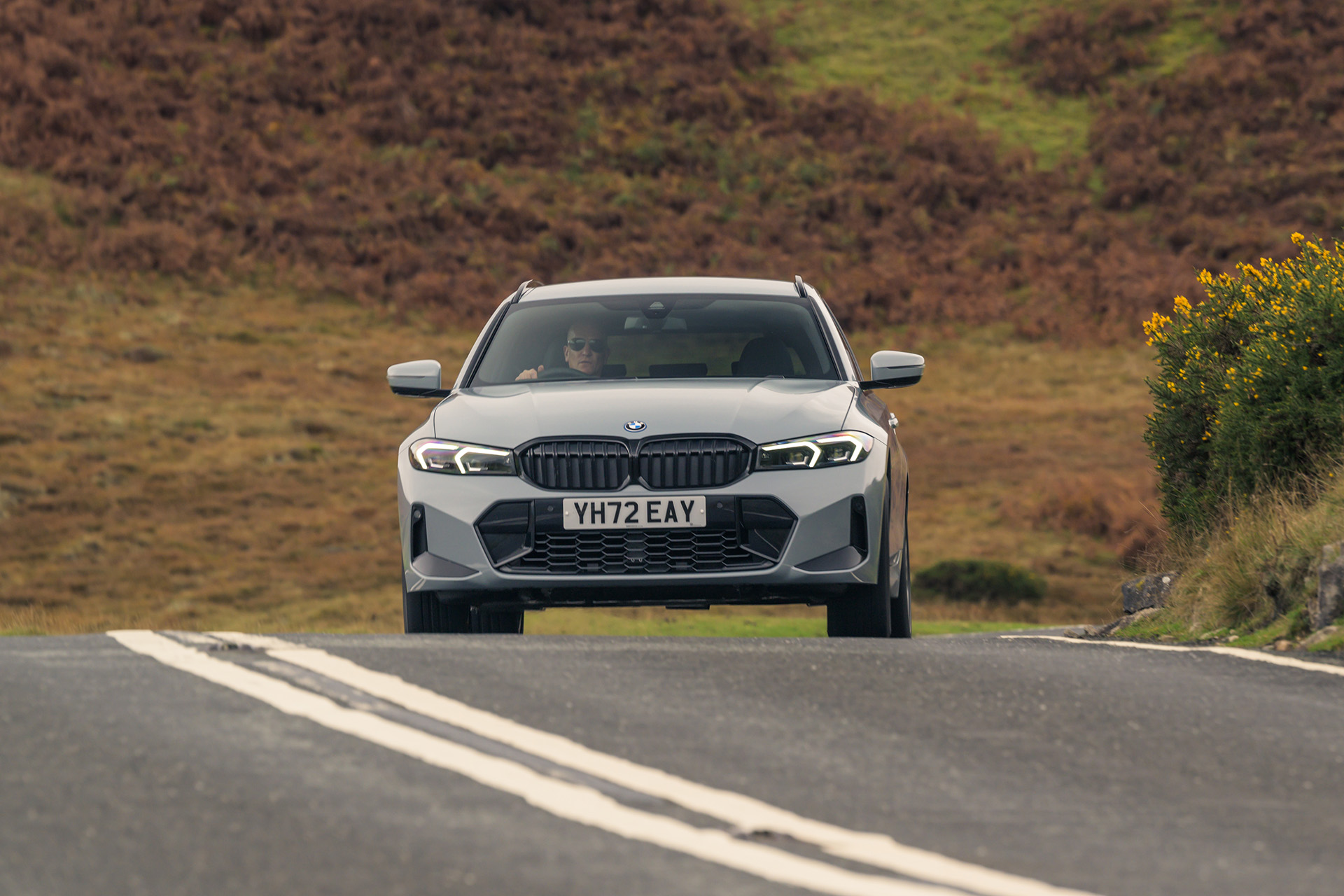 2023 BMW 330e xDrive Touring UK version Front Wallpapers (13)