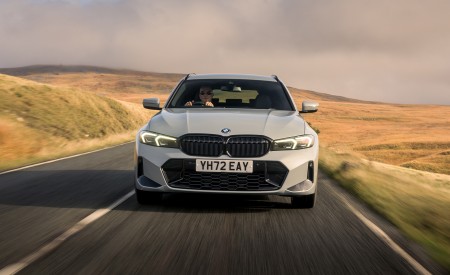 2023 BMW 330e xDrive Touring UK version Front Wallpapers 450x275 (4)