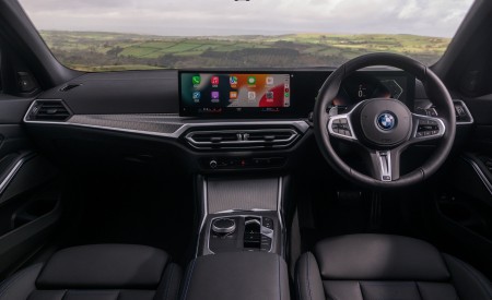 2023 BMW 330e xDrive Touring UK version Interior Cockpit Wallpapers 450x275 (26)