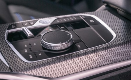 2023 BMW 330e xDrive Touring UK version Interior Detail Wallpapers 450x275 (28)
