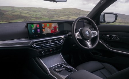 2023 BMW 330e xDrive Touring UK version Interior Wallpapers 450x275 (25)
