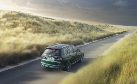 2023 BMW ALPINA XB7 Rear Three-Quarter Wallpapers 450x275 (5)