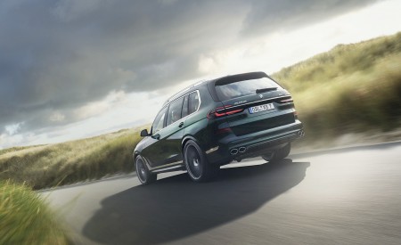 2023 BMW ALPINA XB7 Rear Three-Quarter Wallpapers 450x275 (3)