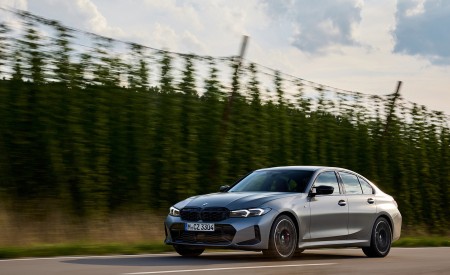 2023 BMW M340i xDrive Front Three-Quarter Wallpapers 450x275 (18)