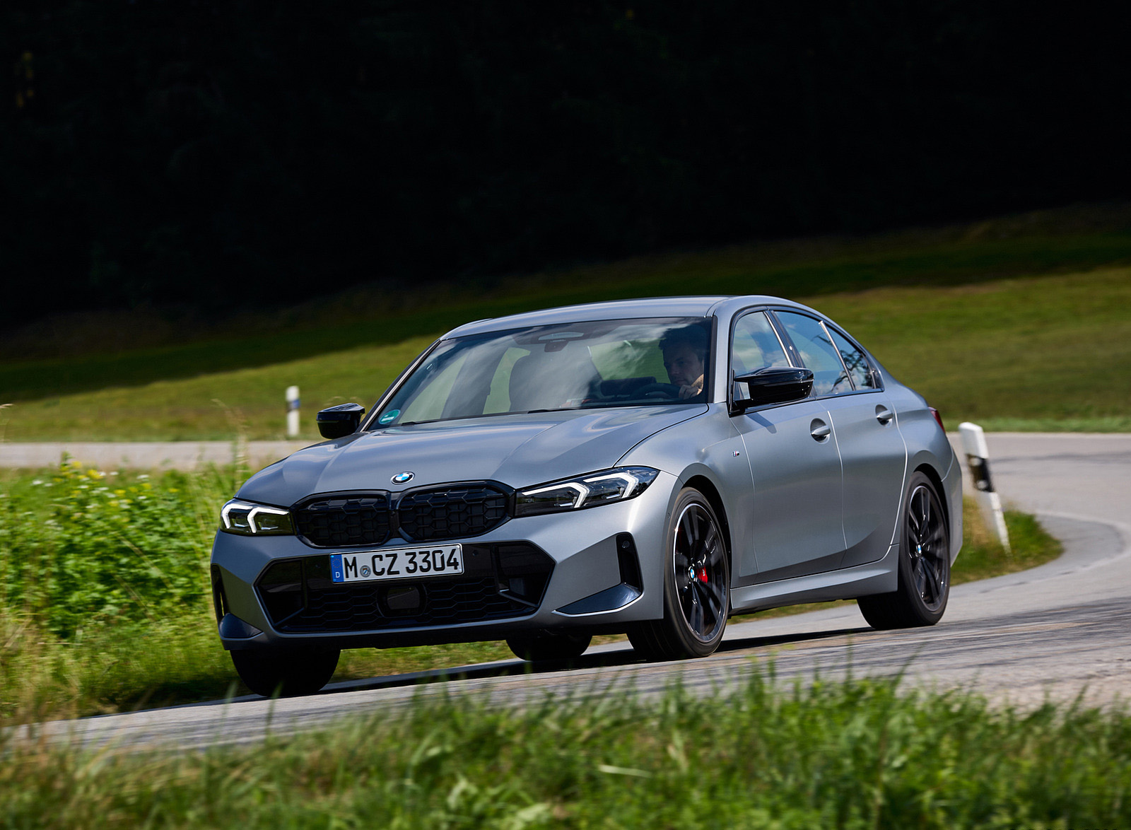 2023 BMW M340i xDrive Front Three-Quarter Wallpapers (1)