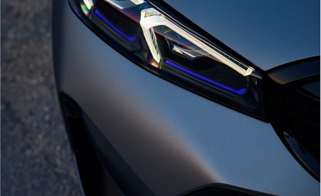 2023 BMW M340i xDrive Headlight Wallpapers 450x275 (47)